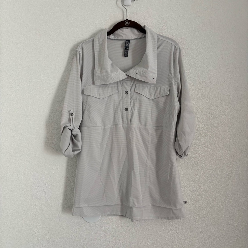 Mountain Hardwear Women's Size Medium Gray Stripe City Pass Long Sleeve Top
